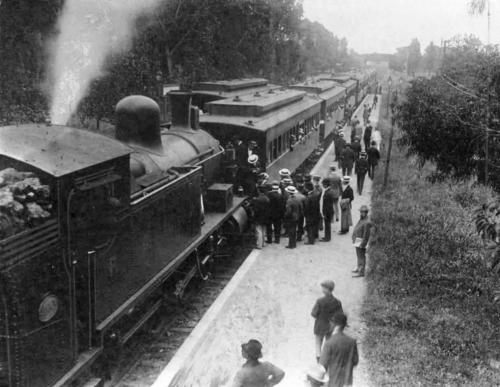 Railway strike at Recoleta station (Argentina), 1904
